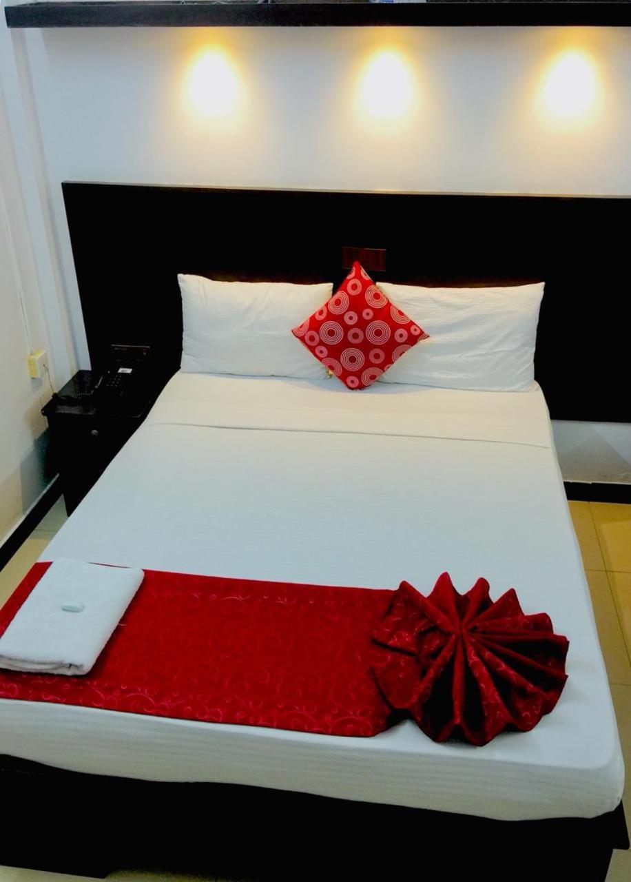 Hotel Nelly Vavuniya ภายนอก รูปภาพ