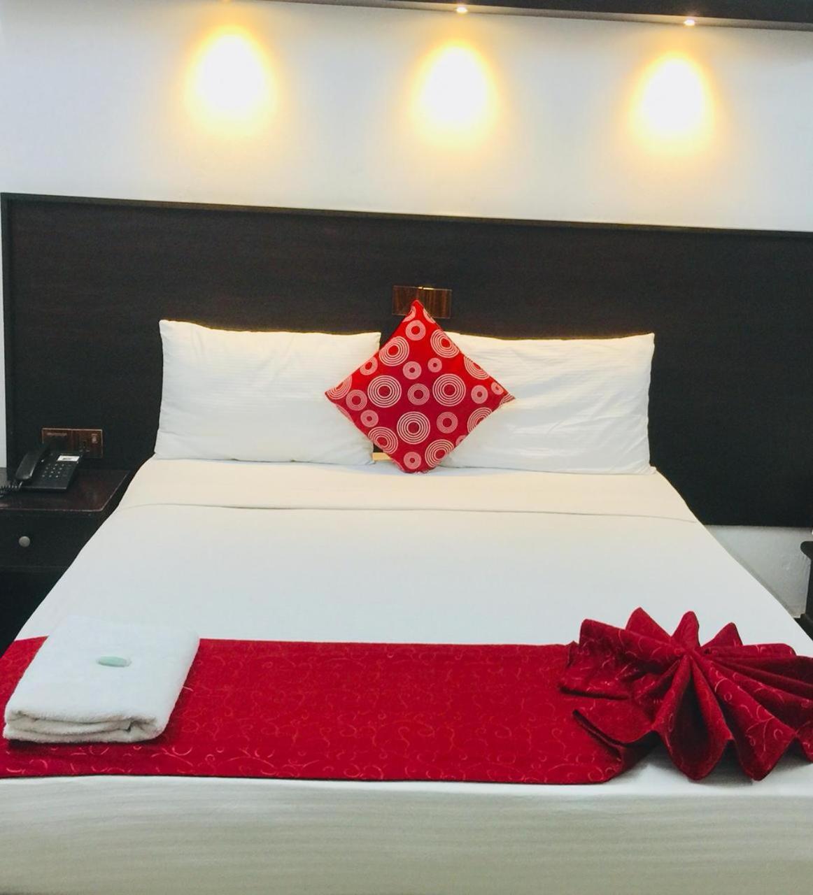 Hotel Nelly Vavuniya ภายนอก รูปภาพ