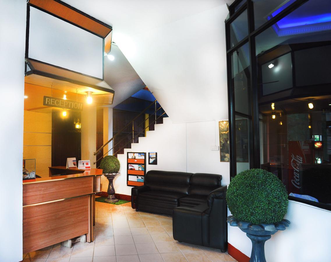 Hotel Nelly Vavuniya ภายนอก รูปภาพ