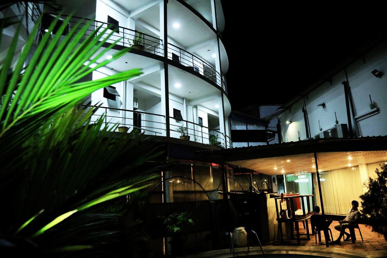 Hotel Nelly Vavuniya ภายนอก รูปภาพ