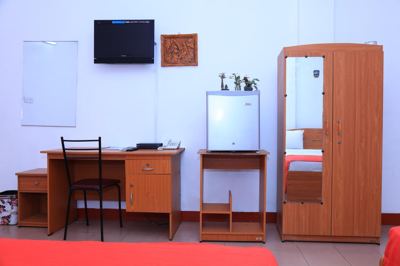 Hotel Nelly Vavuniya ภายนอก รูปภาพ