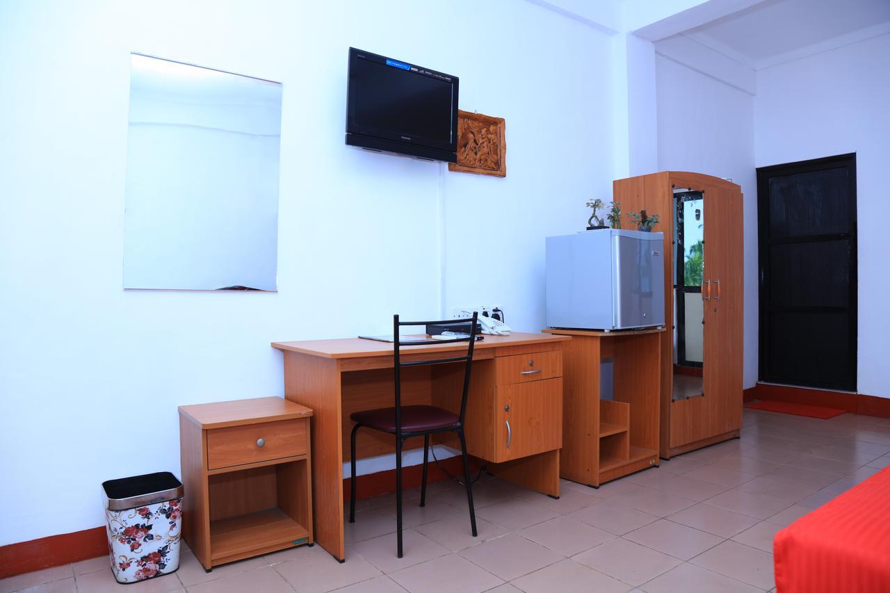 Hotel Nelly Vavuniya ภายนอก รูปภาพ
