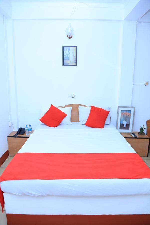 Hotel Nelly Vavuniya ภายนอก รูปภาพ