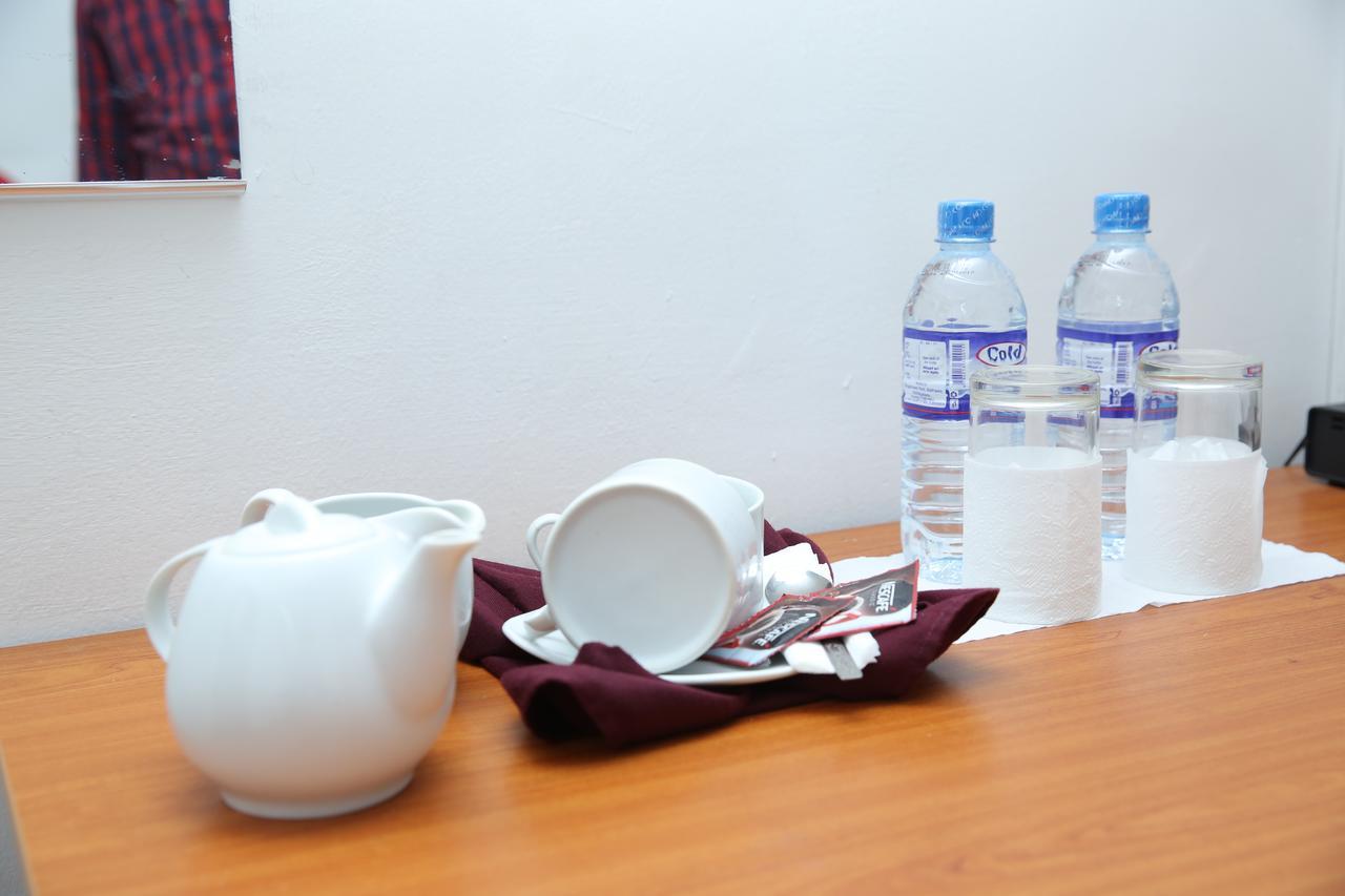 Hotel Nelly Vavuniya ภายนอก รูปภาพ