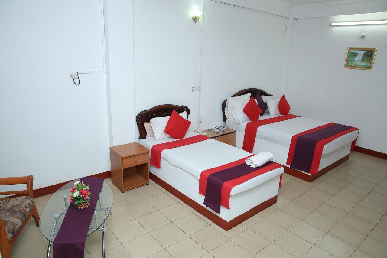 Hotel Nelly Vavuniya ภายนอก รูปภาพ