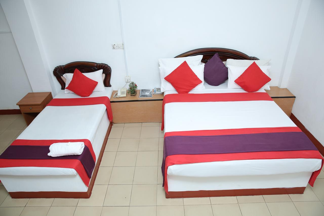 Hotel Nelly Vavuniya ภายนอก รูปภาพ
